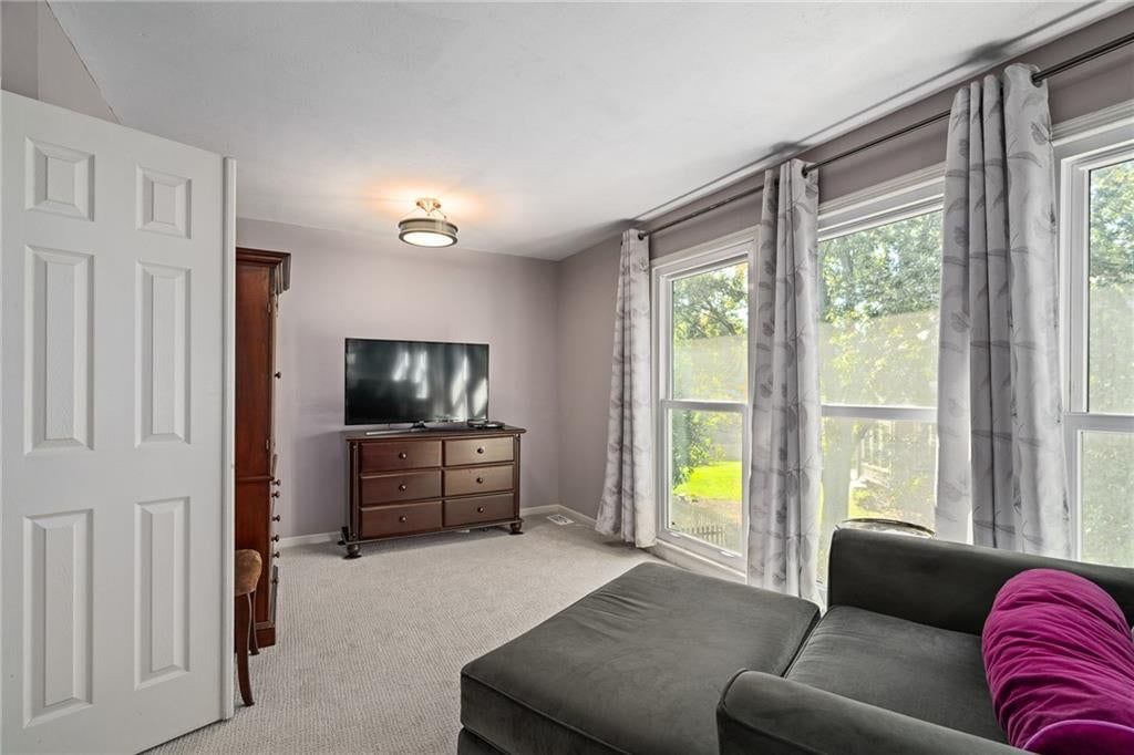 Photo 13 of 29 - 11229 W 117th Street, Overland Park, KS 66210