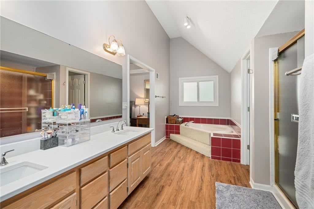 Photo 15 of 29 - 11229 W 117th Street, Overland Park, KS 66210