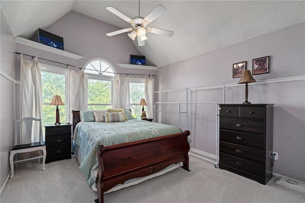 Photo 18 of 29 - 11229 W 117th Street, Overland Park, KS 66210