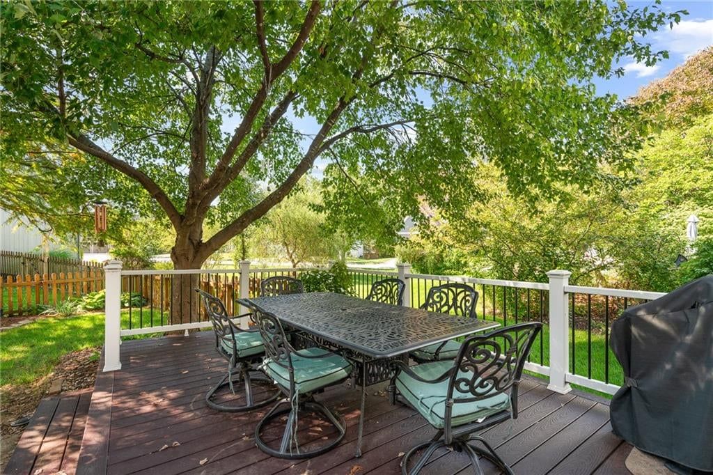 Deck at 11229 W 117th Street, Overland Park, KS 66210