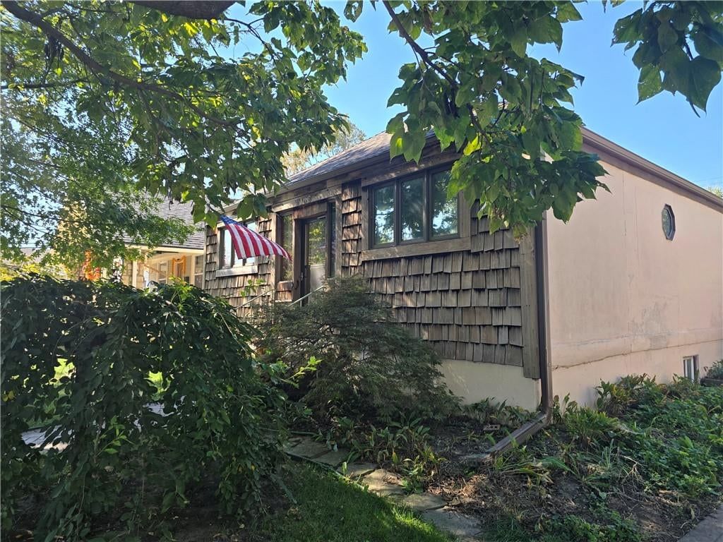 2106 Erie Street, North Kansas City, MO: listing photo 3