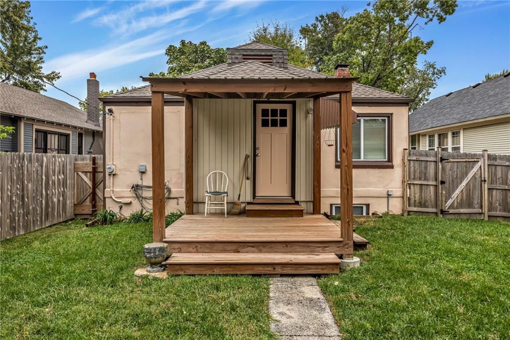 Photo 25 of 25 - 2106 Erie Street, North Kansas City, MO 64116