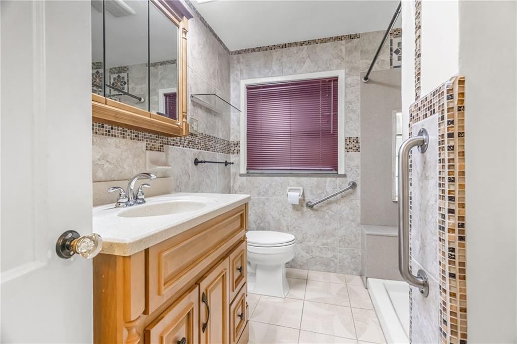 Photo 10 of 25 - 2106 Erie Street, North Kansas City, MO 64116