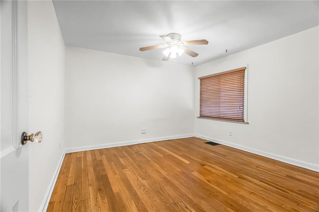 Photo 9 of 25 - 2106 Erie Street, North Kansas City, MO 64116