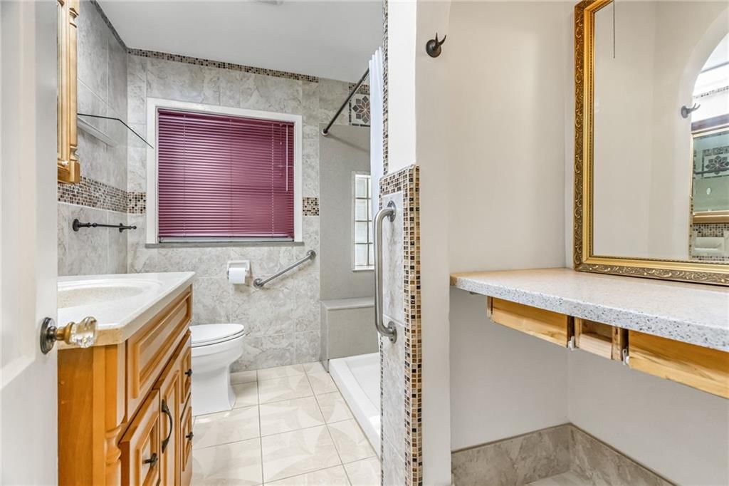 Photo 7 of 25 - 2106 Erie Street, North Kansas City, MO 64116