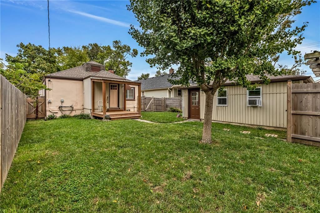 Photo 24 of 25 - 2106 Erie Street, North Kansas City, MO 64116