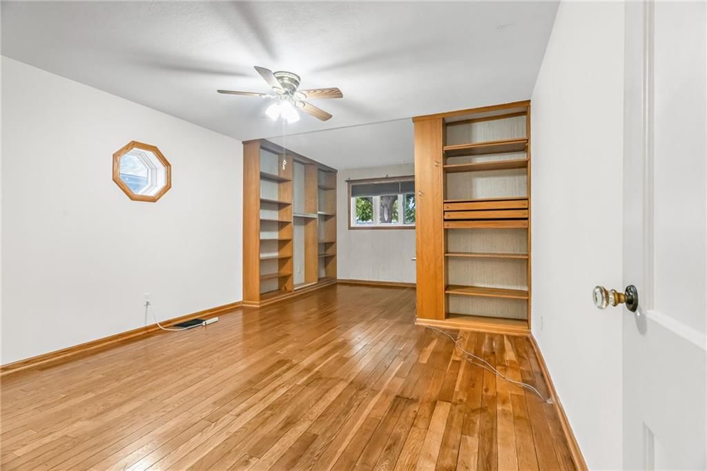 Photo 8 of 25 - 2106 Erie Street, North Kansas City, MO 64116
