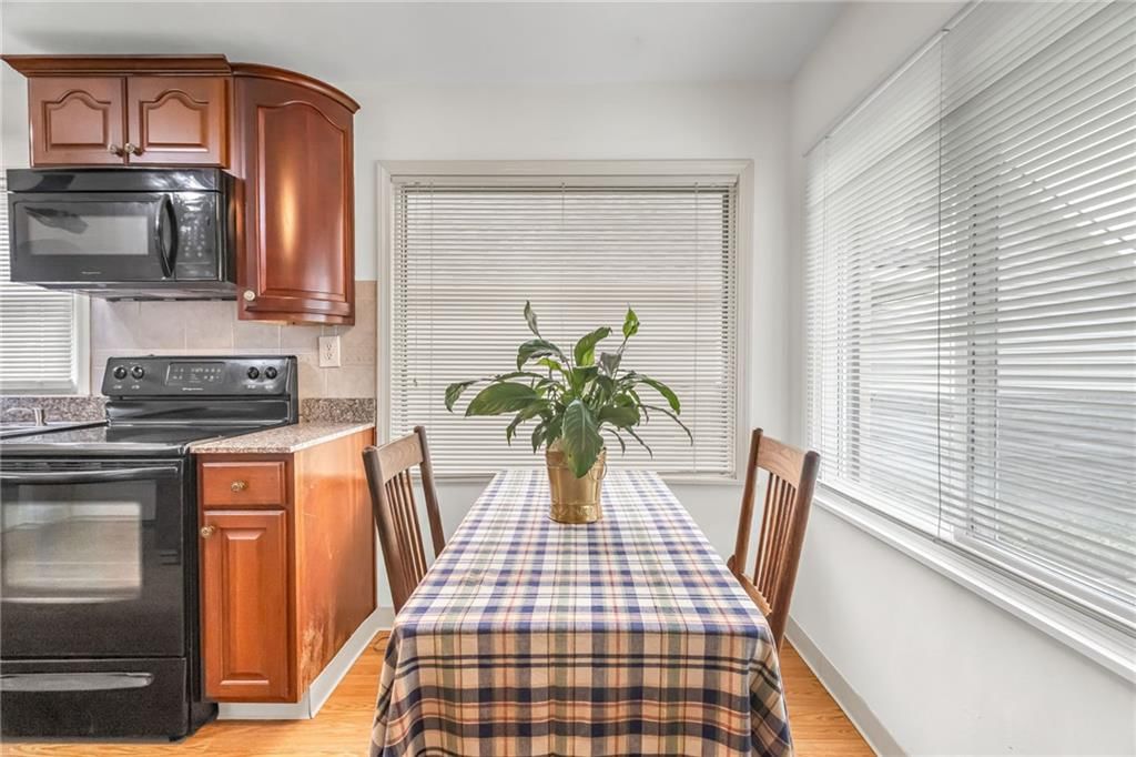 Photo 13 of 25 - 2106 Erie Street, North Kansas City, MO 64116