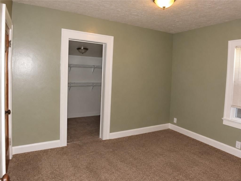 Photo 7 of 13 - 340 Elmwood Avenue, Kansas City, MO 64124