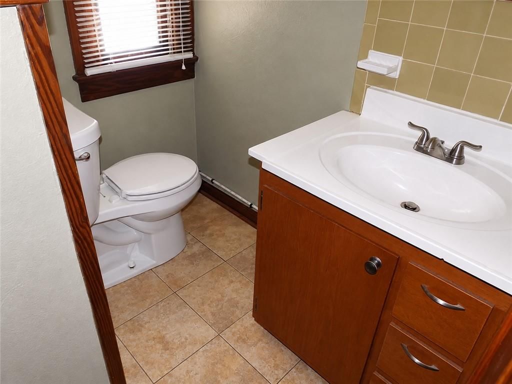 Photo 11 of 13 - 340 Elmwood Avenue, Kansas City, MO 64124