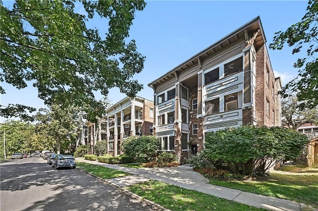 5129 Wyandotte Street, Kansas City, MO: listing photo 3
