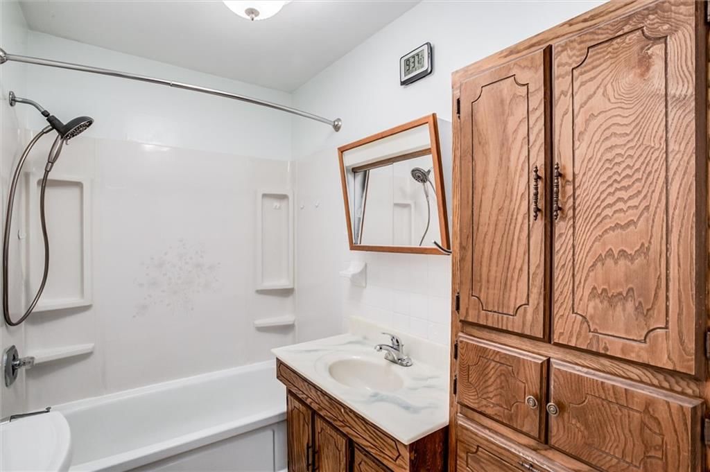 Photo 7 of 37 - 1904 4th Street, Platte City, MO 64079
