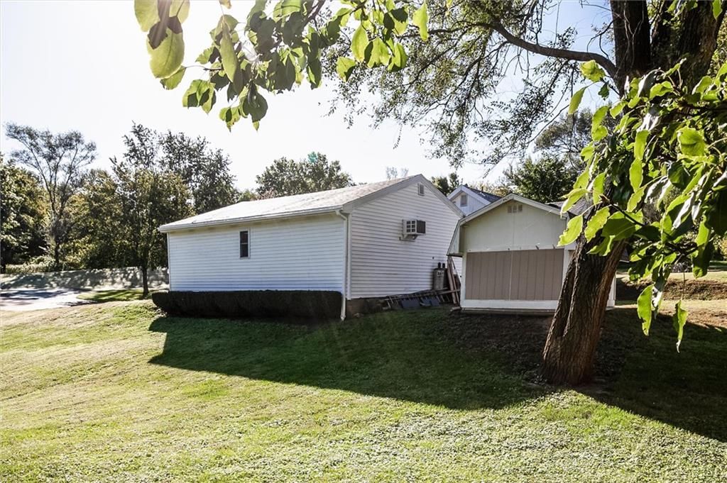 Photo 24 of 37 - 1904 4th Street, Platte City, MO 64079
