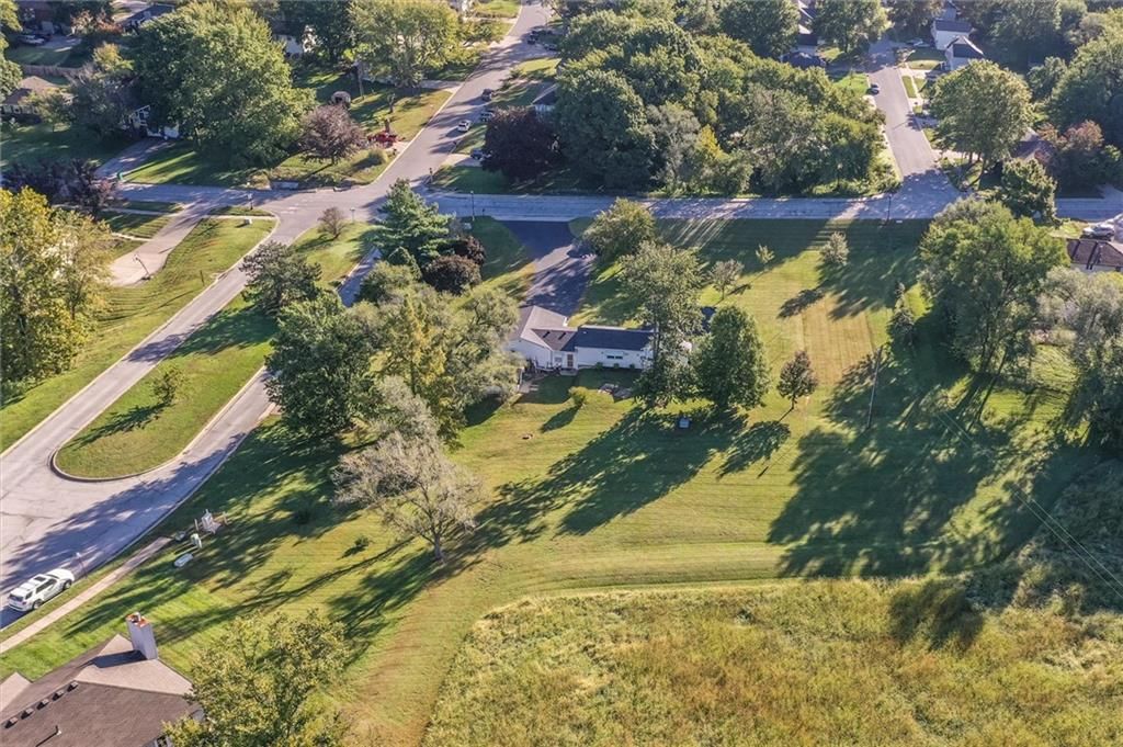 Photo 32 of 37 - 1904 4th Street, Platte City, MO 64079