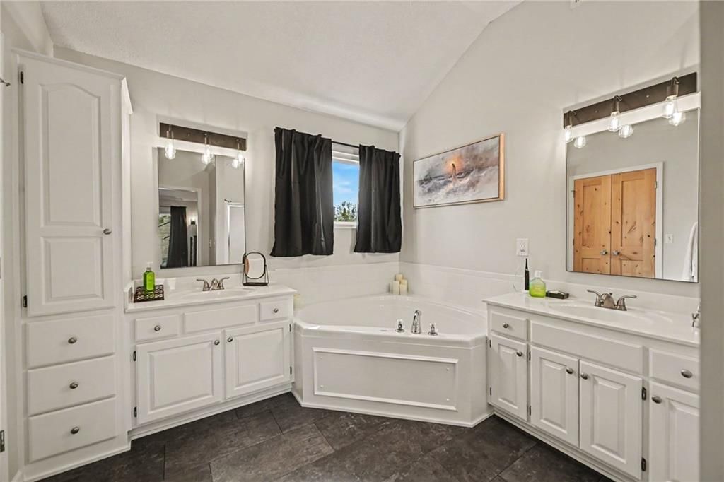 Double vanity and white vanity at 20831 W 102nd Street, Lenexa, KS 66220