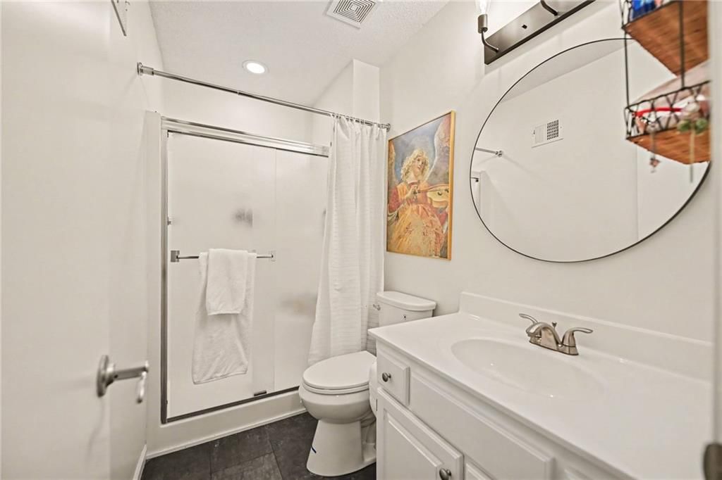 Photo 19 of 33 - 20831 W 102nd Street, Lenexa, KS 66220