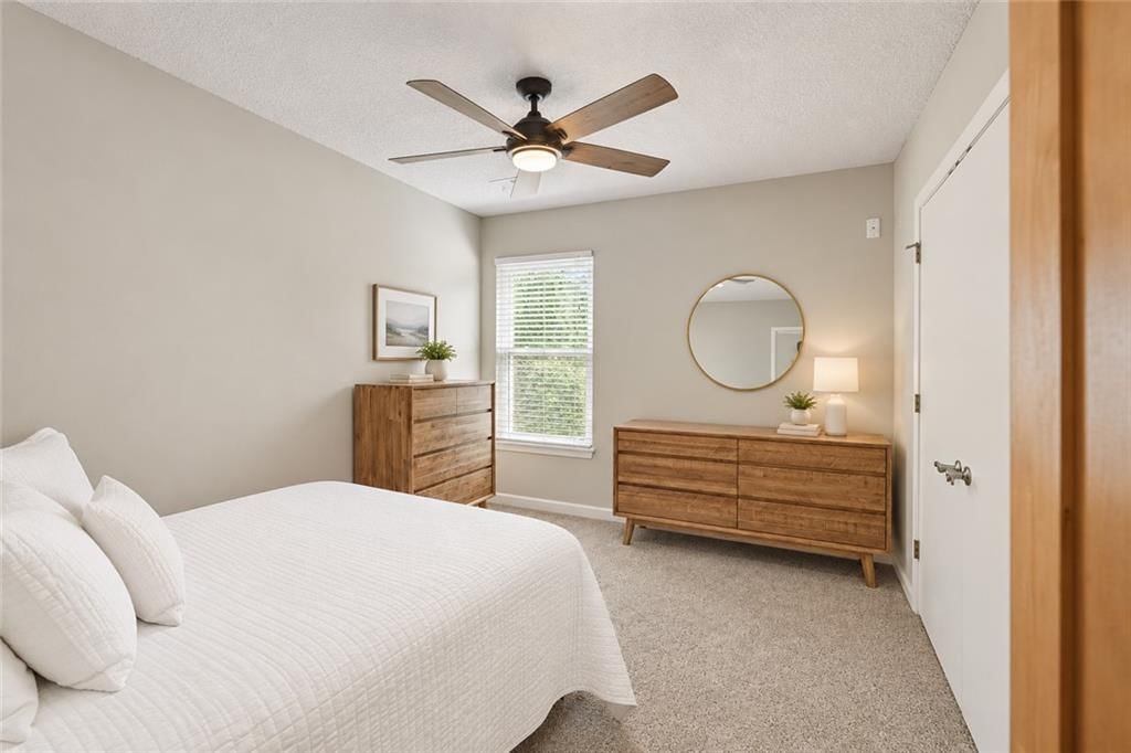 Photo 22 of 33 - 20831 W 102nd Street, Lenexa, KS 66220