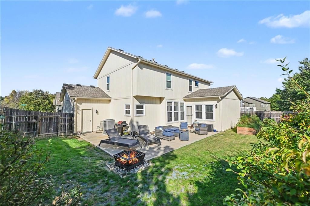 Photo 25 of 33 - 20831 W 102nd Street, Lenexa, KS 66220