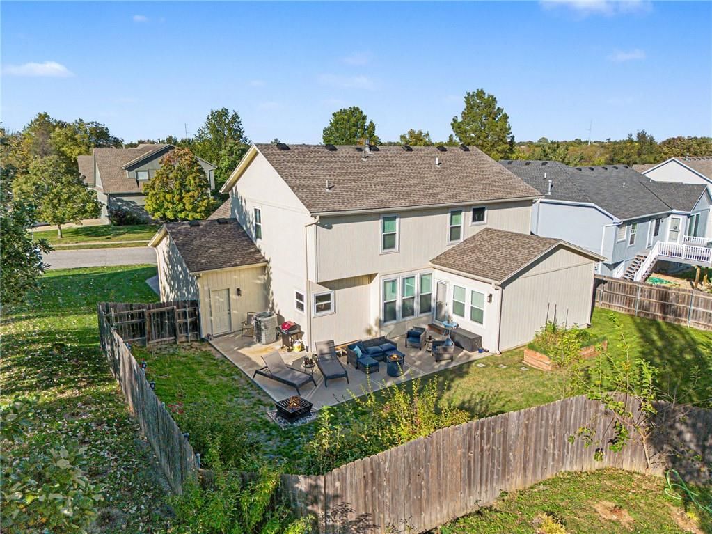 Photo 26 of 33 - 20831 W 102nd Street, Lenexa, KS 66220