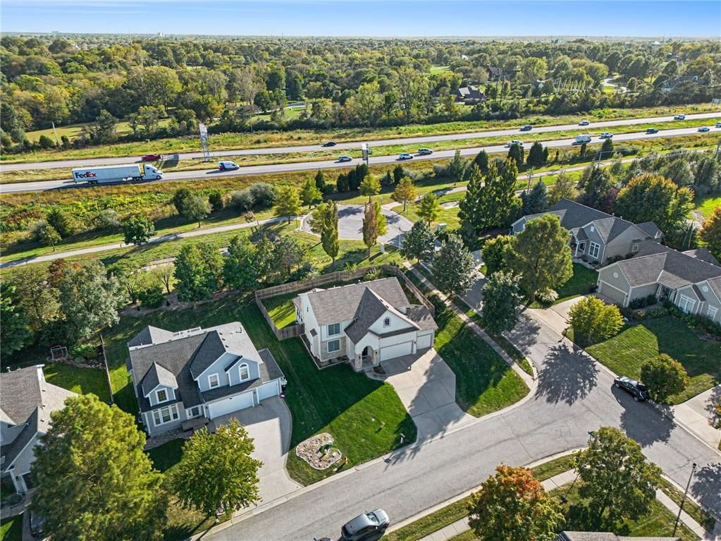 Photo 27 of 33 - 20831 W 102nd Street, Lenexa, KS 66220