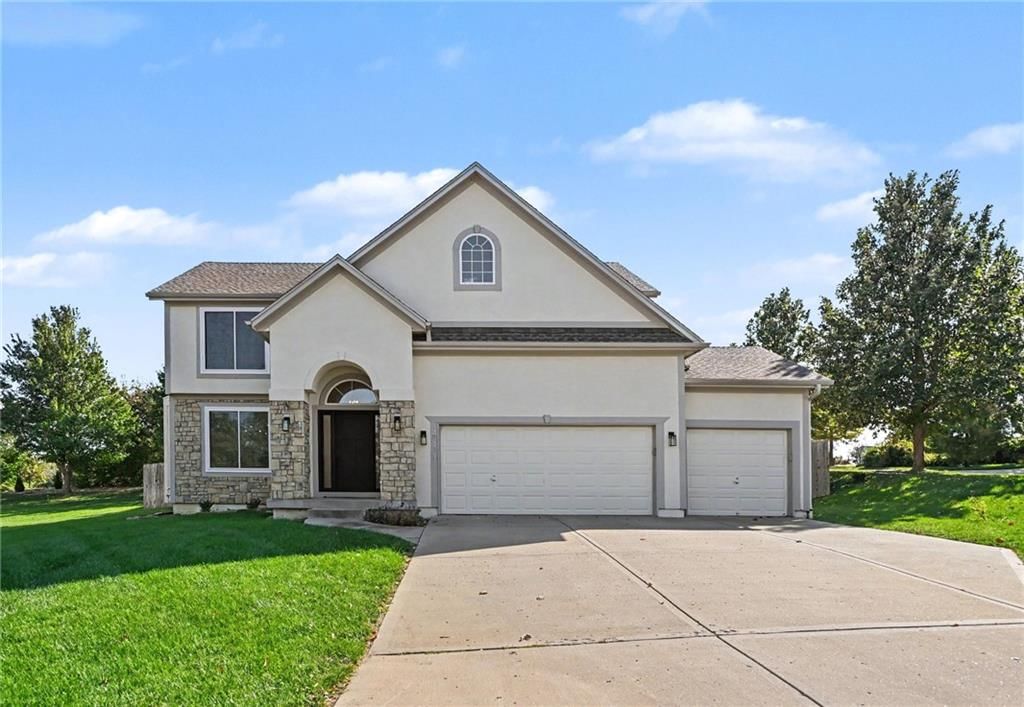Photo 31 of 33 - 20831 W 102nd Street, Lenexa, KS 66220