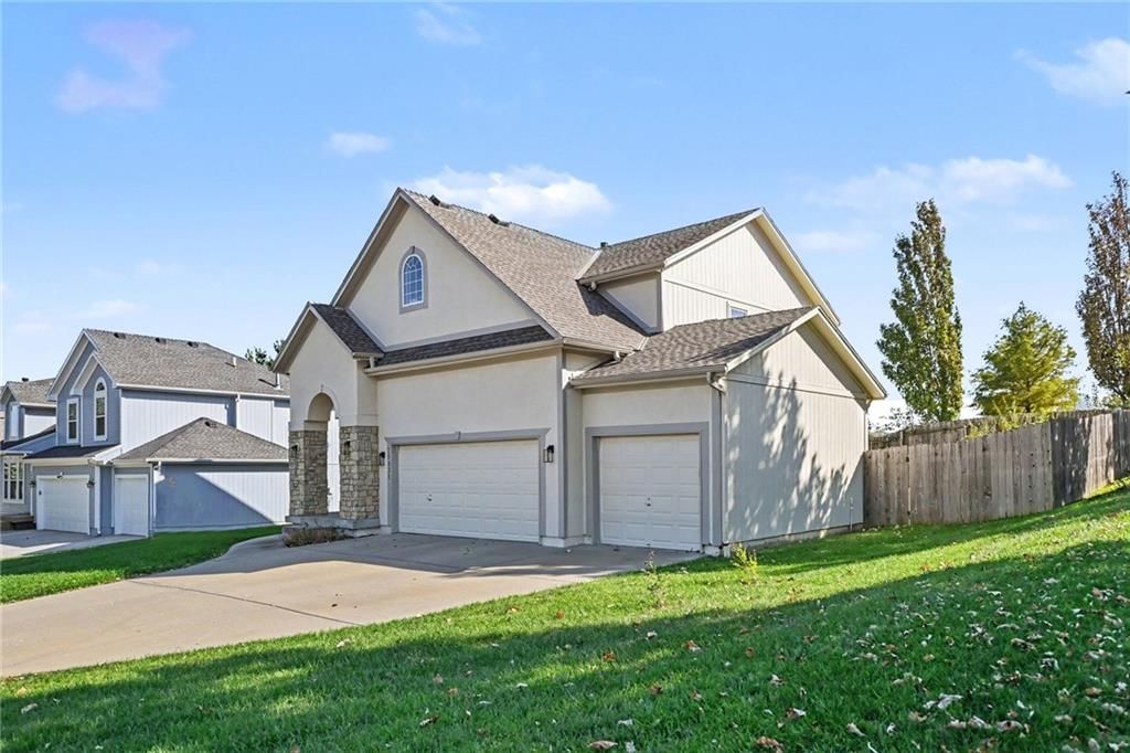 Photo 32 of 33 - 20831 W 102nd Street, Lenexa, KS 66220