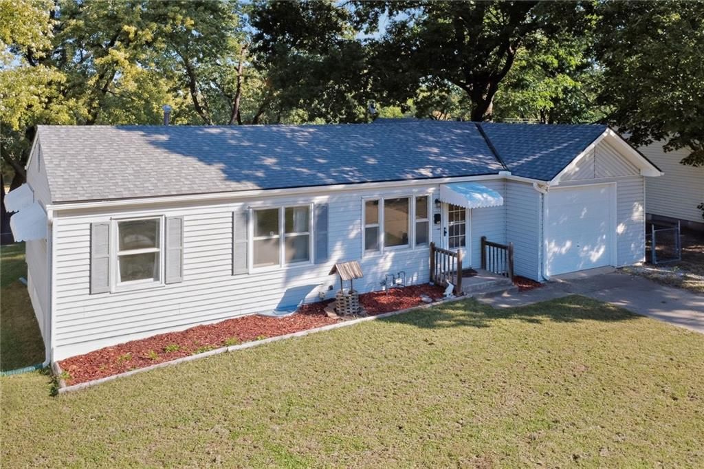 504 W 38TH Street N, Independence, MO: listing photo 2
