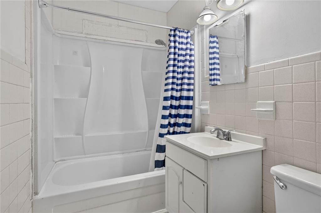 Photo 12 of 22 - 504 W 38TH Street N, Independence, MO 64050