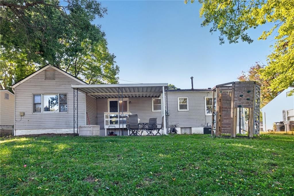Photo 21 of 22 - 504 W 38TH Street N, Independence, MO 64050