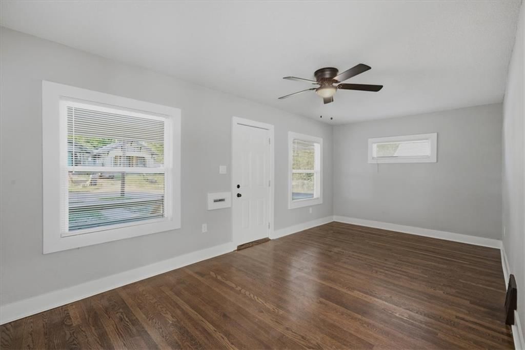 4223 Agnes Avenue, Kansas City, MO: listing photo 3