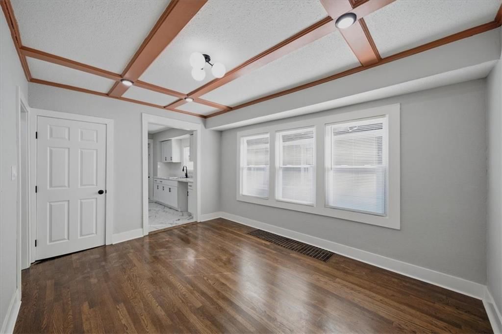 Photo 6 of 20 - 4223 Agnes Avenue, Kansas City, MO 64130