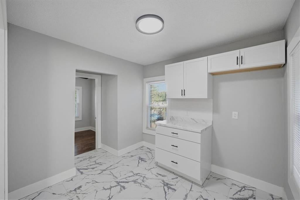 Photo 12 of 20 - 4223 Agnes Avenue, Kansas City, MO 64130
