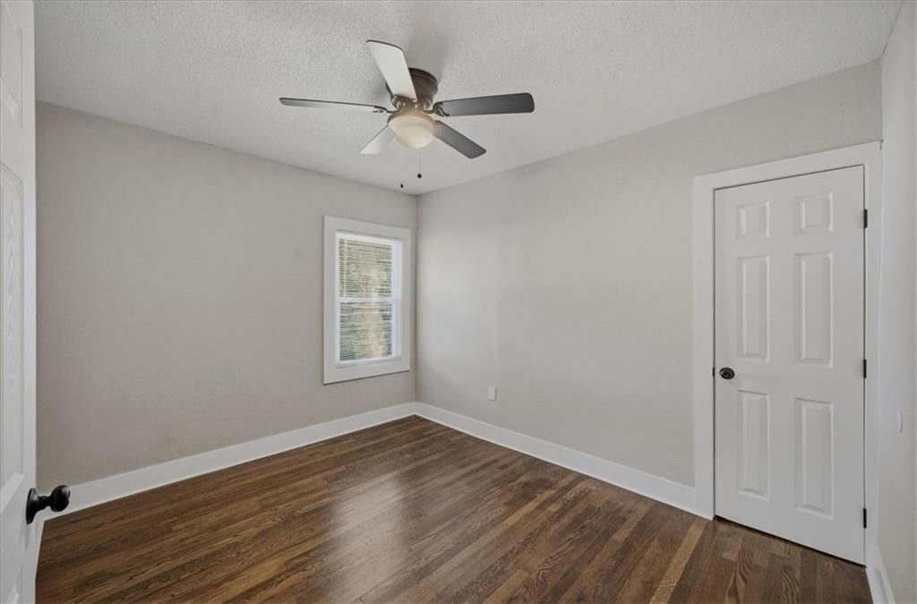 Photo 13 of 20 - 4223 Agnes Avenue, Kansas City, MO 64130
