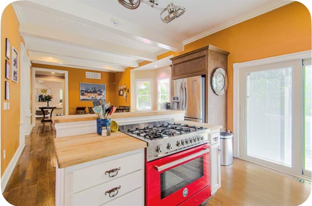 Photo 14 of 44 - 3522 Harrison Street, Kansas City, MO 64109