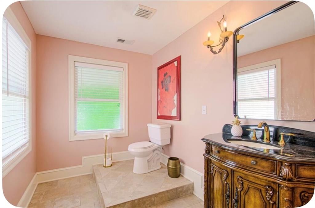 Photo 17 of 44 - 3522 Harrison Street, Kansas City, MO 64109