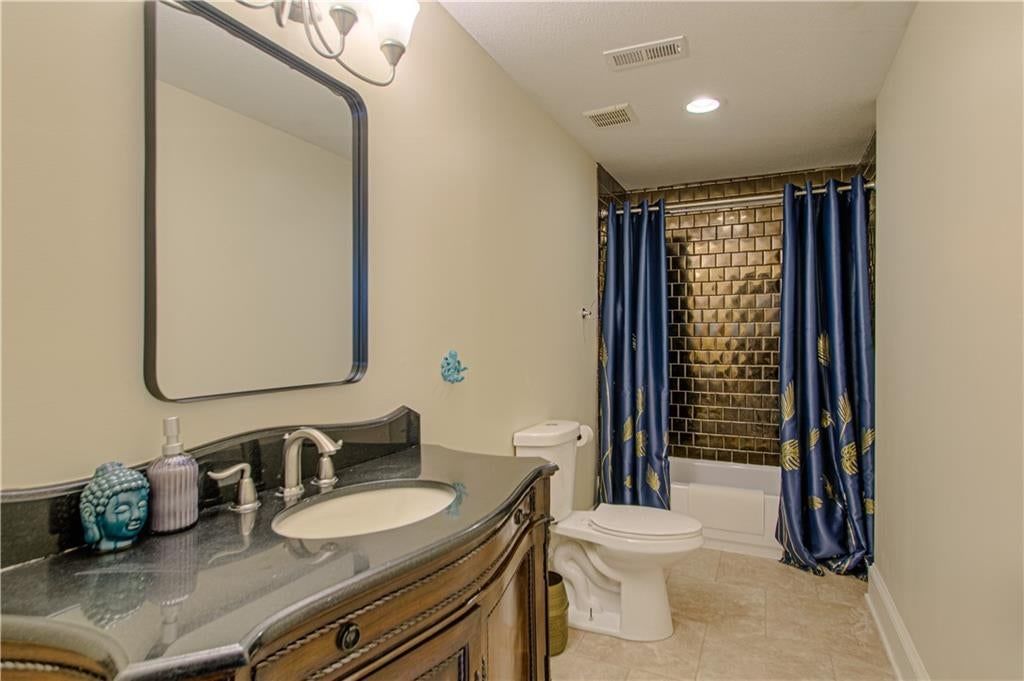 Photo 21 of 44 - 3522 Harrison Street, Kansas City, MO 64109