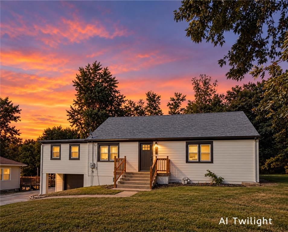 808 NE Russell Road, Kansas City, MO: listing photo 2