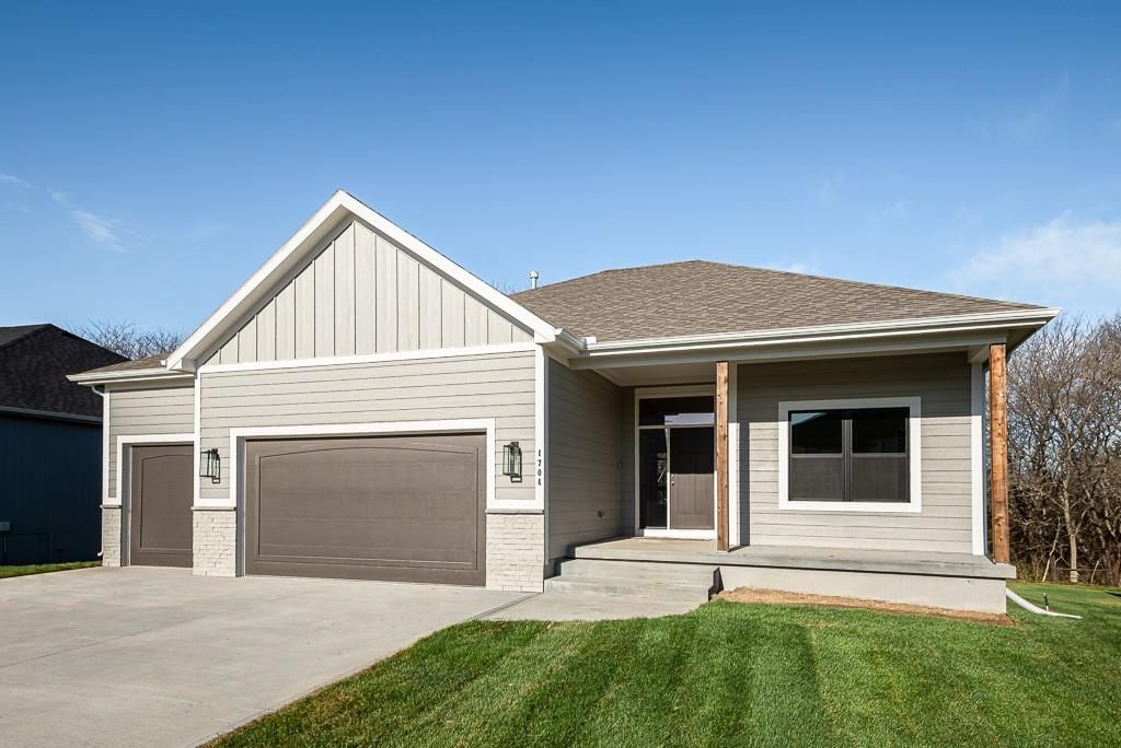 15627 Austin Court, Basehor, KS