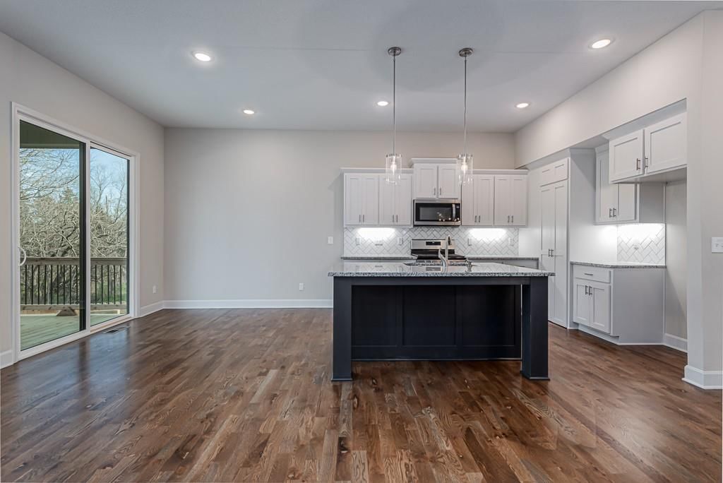 15627 Austin Court, Basehor, KS: listing photo 2