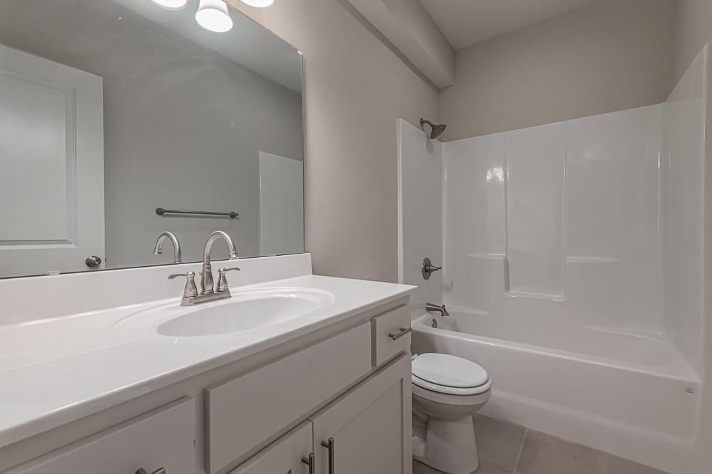 Photo 23 of 25 - 15627 Austin Court, Basehor, KS 66007