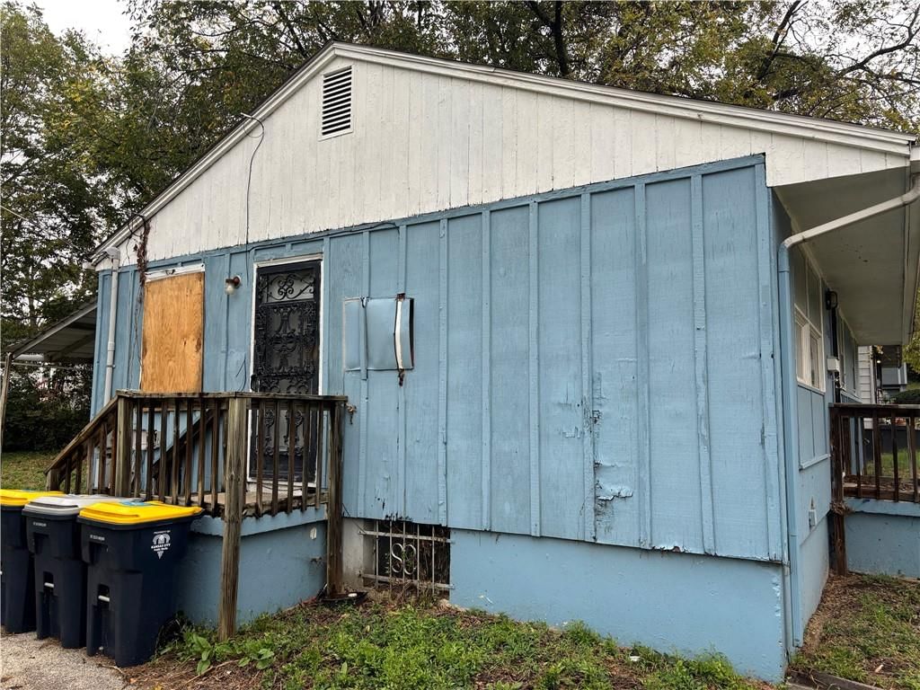Photo 4 of 13 - 3346 E 55TH Street, Kansas City, MO 64130