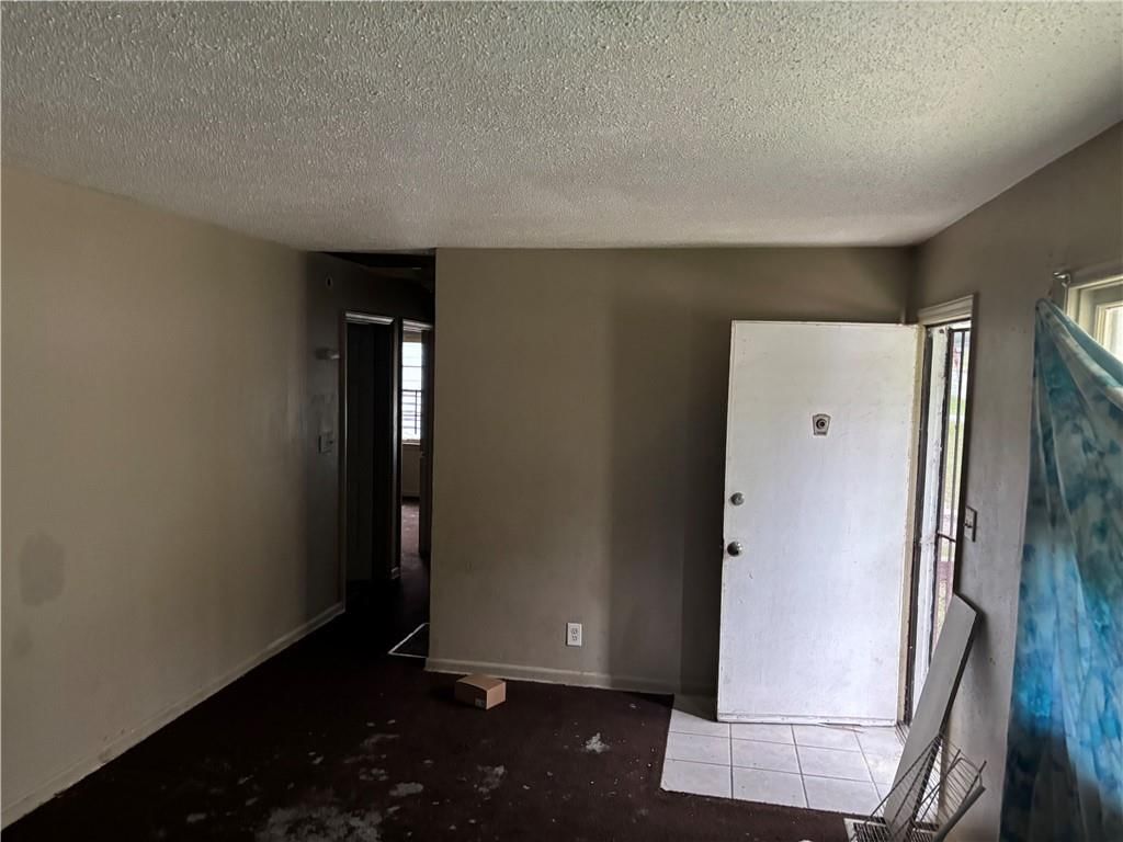 Photo 8 of 13 - 3346 E 55TH Street, Kansas City, MO 64130