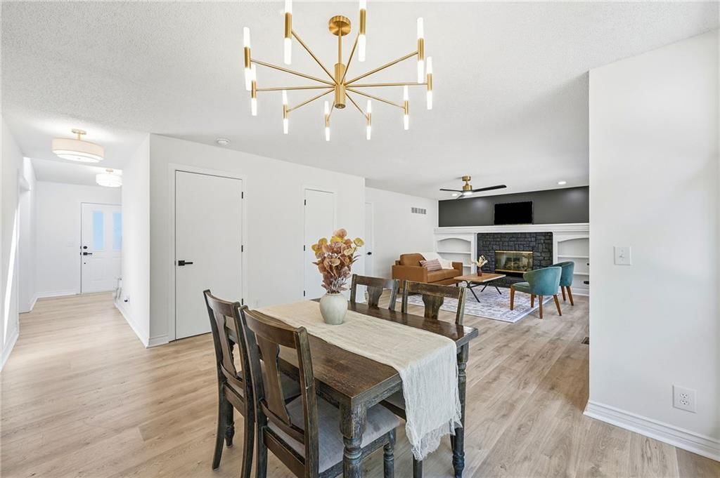 Photo 6 of 33 - 1436 N Anne Shirley Drive, Olathe, KS 66061