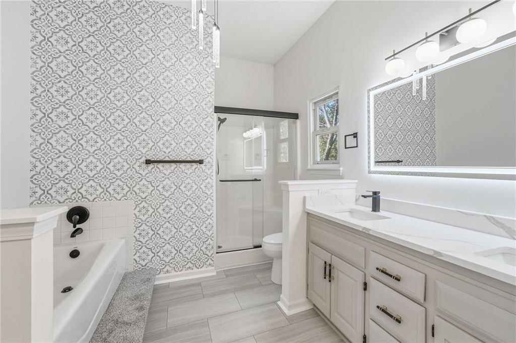 Photo 26 of 33 - 1436 N Anne Shirley Drive, Olathe, KS 66061