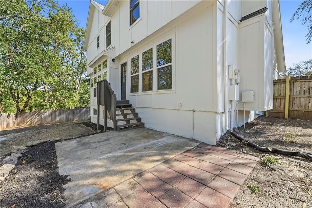 Photo 32 of 33 - 1436 N Anne Shirley Drive, Olathe, KS 66061