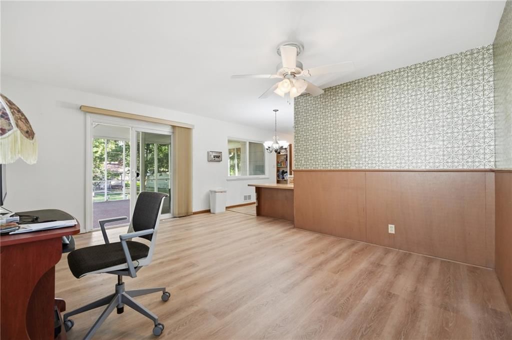 Photo 13 of 45 - 1700 NE 67th Place, Gladstone, MO 64118