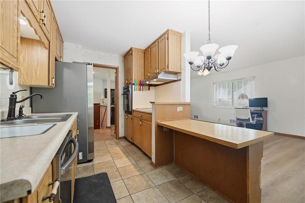 Photo 14 of 45 - 1700 NE 67th Place, Gladstone, MO 64118