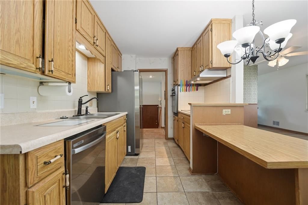 Photo 15 of 45 - 1700 NE 67th Place, Gladstone, MO 64118