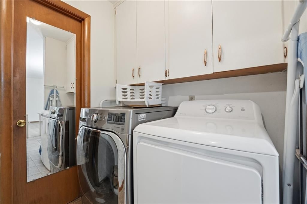 Photo 19 of 45 - 1700 NE 67th Place, Gladstone, MO 64118