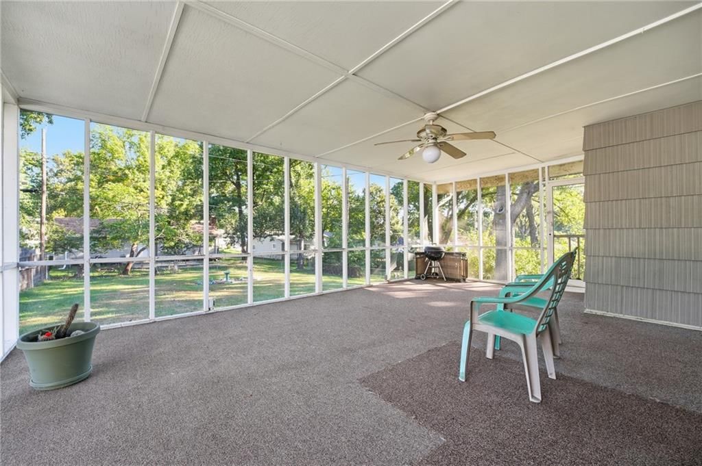 Photo 20 of 45 - 1700 NE 67th Place, Gladstone, MO 64118